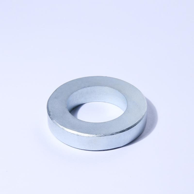 La taille du revêtement N52 Ring Magnets Neodymium Super Magnets de Zn a adapté aux besoins du client