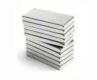 Aimants rectangulaires faits sur commande professionnels des aimants N30H-N52H de néodyme grands