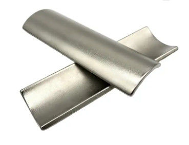 La taille époxyde époxyde d'aimant de moteur de néodyme de forme d'arc a adapté aux besoins du client