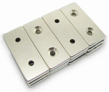 Aimants de trou fraisés par rectangle d'aimant de bloc d'OEM Ndfeb N45
