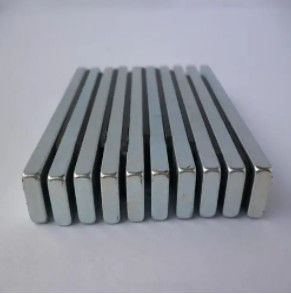 Zn fait sur commande d'aimants de terre rare de barres aimantées de néodyme enduisant l'aimant permanent en métal