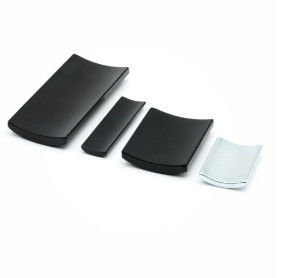 28UH-40UH a aggloméré les aimants de revêtement de super pouvoir de Ni de CU de Ni d'aimants de NdFeB