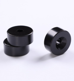 Les aimants de revêtement époxydes noirs de NdFeB d'anneau ont adapté l'anneau aux besoins du client magnétique fort superbe